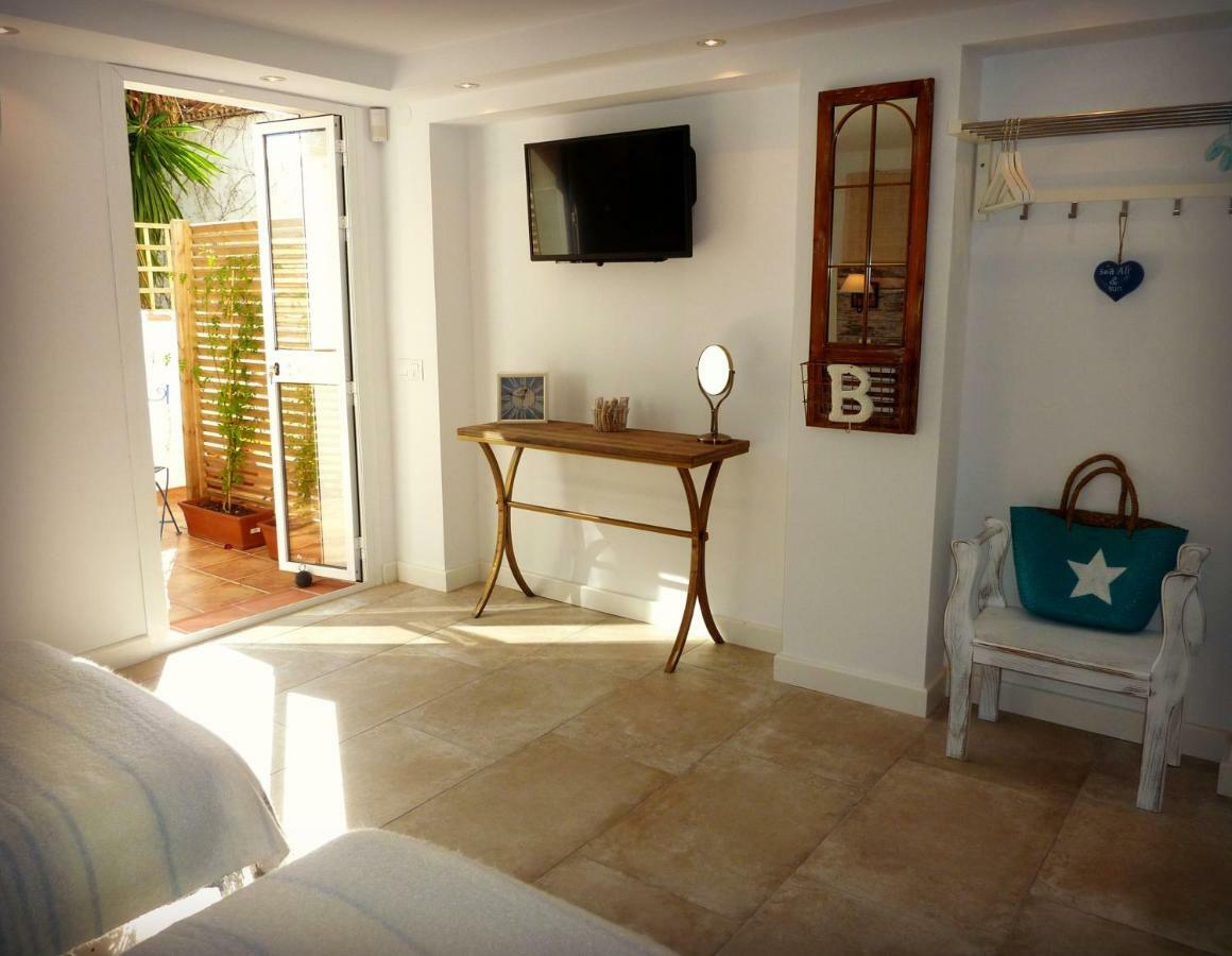 Villa Breeze Boutique Guest Rooms, Marbella Sitio de Calahonda Eksteriør billede