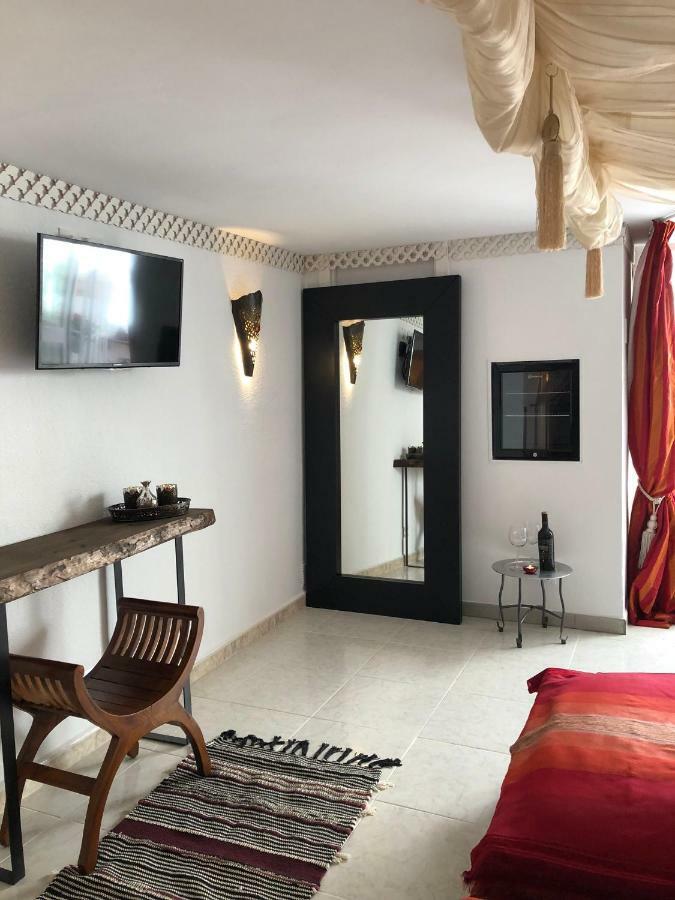 Villa Breeze Boutique Guest Rooms, Marbella Sitio de Calahonda Eksteriør billede